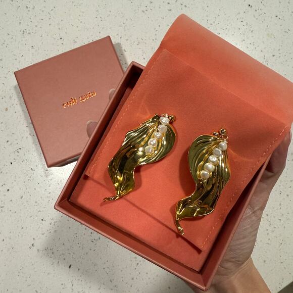 Cult Gaia Nina Cultured Freshwater Pearl Gold Leaf Drop Earrings - Picture 2 of 2